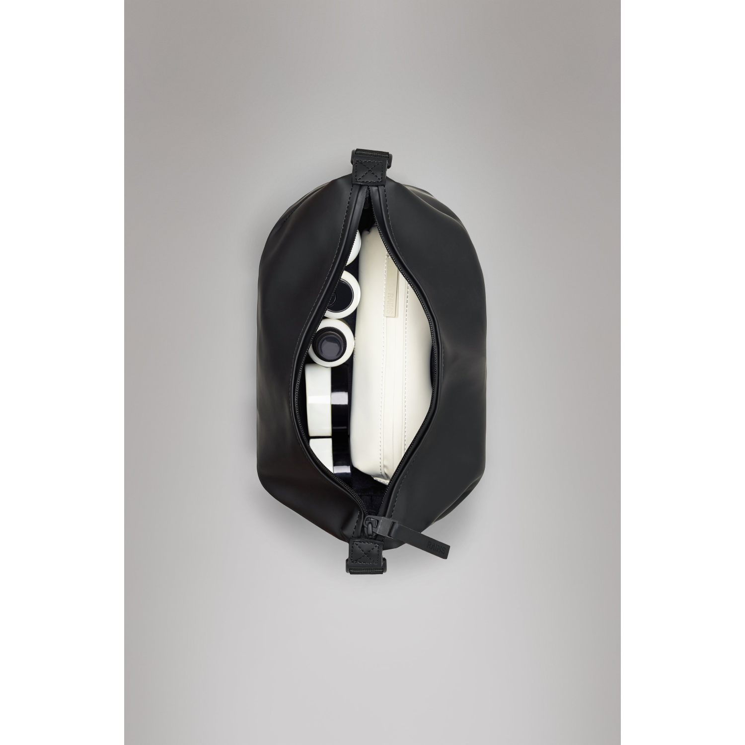 RAINS Hilo Wash Bag nero - immagine 6